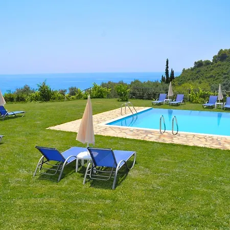 Swimming Pool And Sea View On * 펠레카스