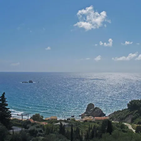 Swimming Pool And Sea View On Apartmán *
